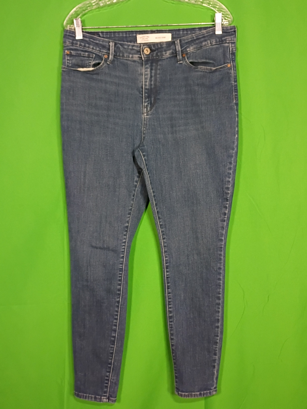 Signature Levi Strauss Women's Size 16M 33x30 Denim Jeans Blue Medium Wash